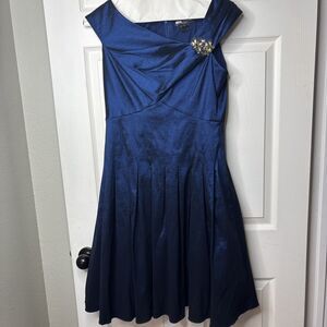 Jessica Howard Evenings Women’s Size 12 Navy Blue Satin Pleated Cocktail Dress